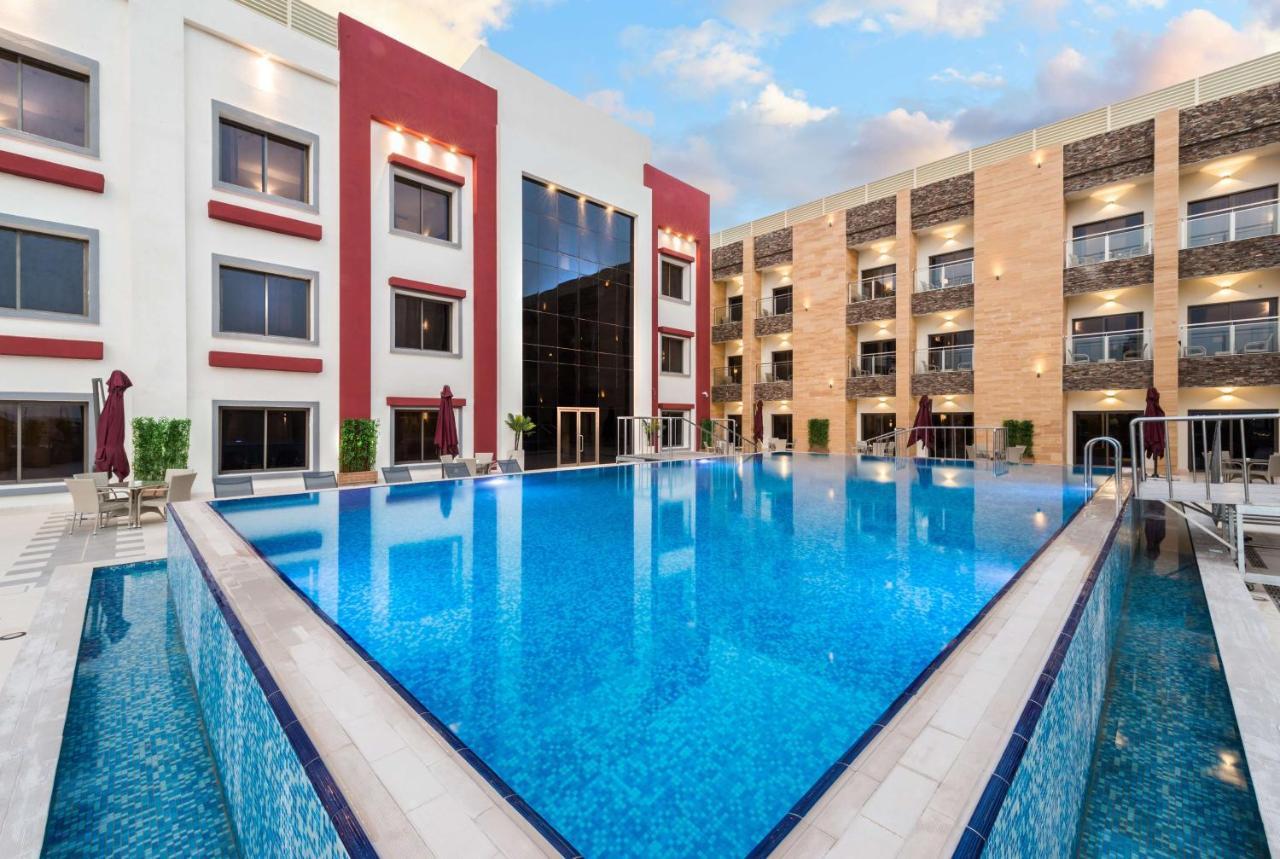 Best Western Plus Al Qurayyat City Center 外观 照片
