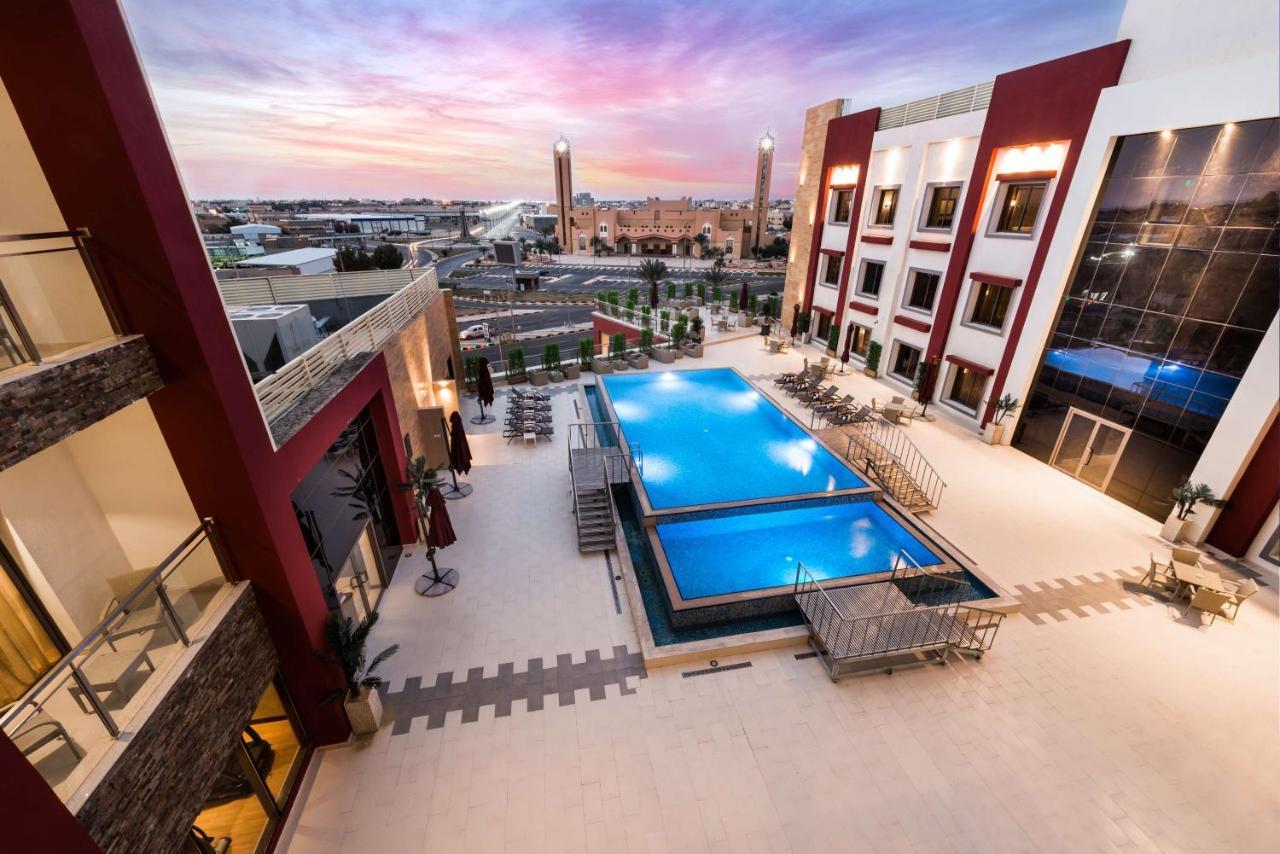 Best Western Plus Al Qurayyat City Center 外观 照片