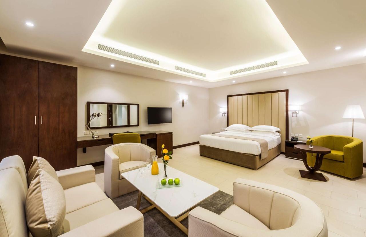 Best Western Plus Al Qurayyat City Center 外观 照片