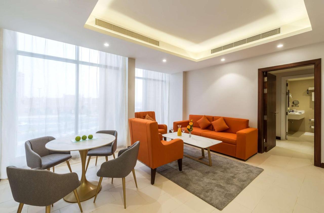 Best Western Plus Al Qurayyat City Center 外观 照片
